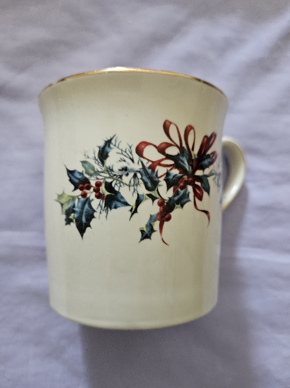 Lenox Cream and Gold Winter Greetings Bone China Piece
